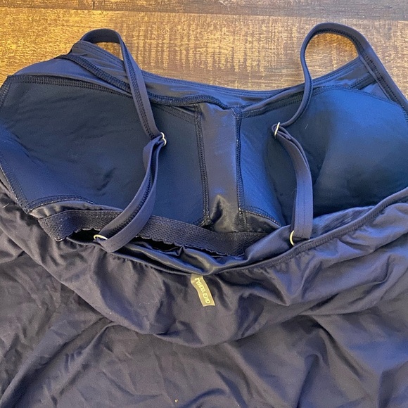 Stylish lands End Navy Blue swim top - Picture 6 of 7